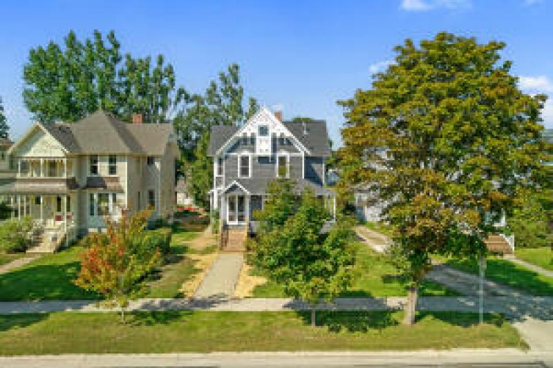 Rental 202127 Main Image